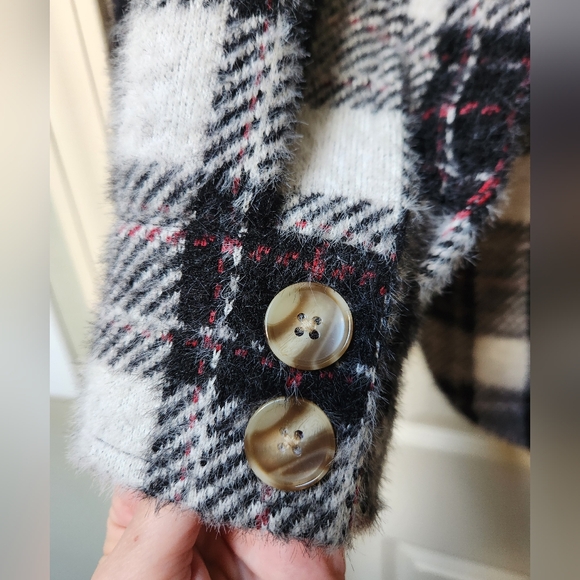 Z Supply Plaid Women's Shirt Jacket - Black/White/Red, Size Small - Picture 7 of 13